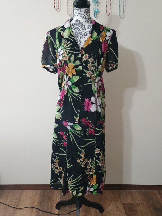 Michele Michelle Dresses & Skirts - Michele Michelle Black Floral Midi Skirt Set Size Med/Lg